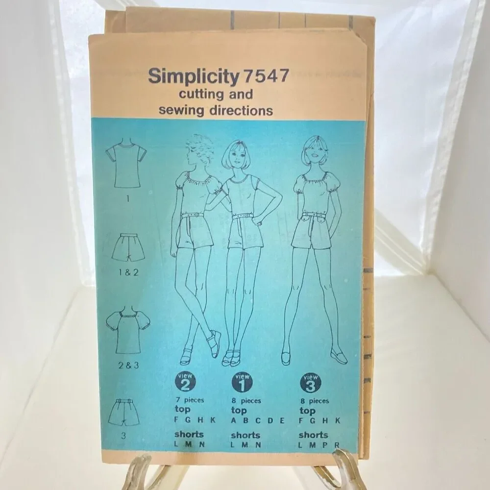 #7547 Simplicity VTG Young Juniors Pullover Tops, Shorts Sewing Pattern Size 11/